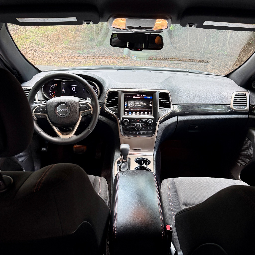 2016 Jeep Grand Cherokee Laredo - Photo 12